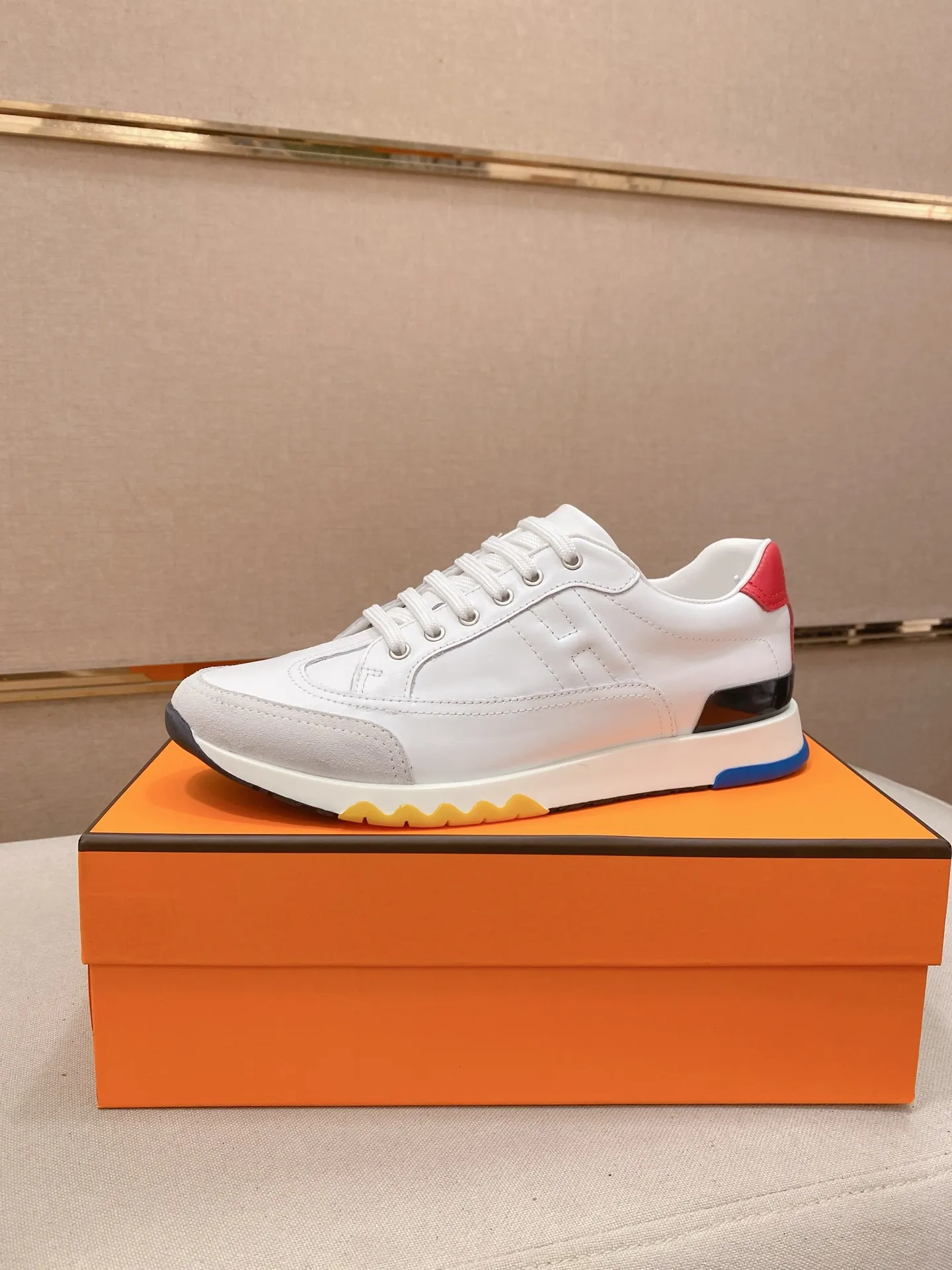 Ex-factory price: 500💰《HERMES》【Classic original single version】Hermès; top 🔝purchasing agent🔍🔍men's latest 🇺🇸sold simultaneously, original imported from Italy ▲▲first-layer cowhide ▲▲ (high-end, nobility and class) ) Exquisite workmanship (Italian 🇮🇹 imported water-dyed 🐂 cowhide lining) sole: original sole provided by the original factory, ⚠️exclusive double-layer activity·TPR·rubber·combined molded outsole; super comfortable·wear-resistant·non-slip·environmental protection The real thing is more beautiful when photographed in kind (high quality, following orders), you can come in and out at will * Number of yards: 38·39·40·41·42·43·44# (can be customized 45.)